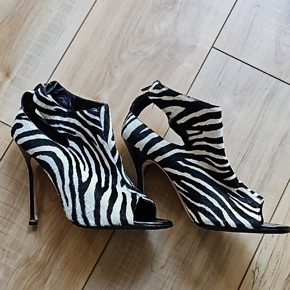 Manolo Blahnik Zebra Print Ponyhair Ankle Pumps, Black White High Heel 39